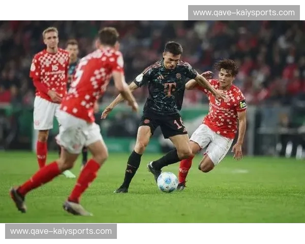 德甲巨擘的黑色旋风:拜仁慕尼黑vs弗莱堡,一场激情与策略的碰撞 德甲巨擘的黑色旋风:拜仁慕尼黑vs弗莱堡,一场激情与策略的碰撞